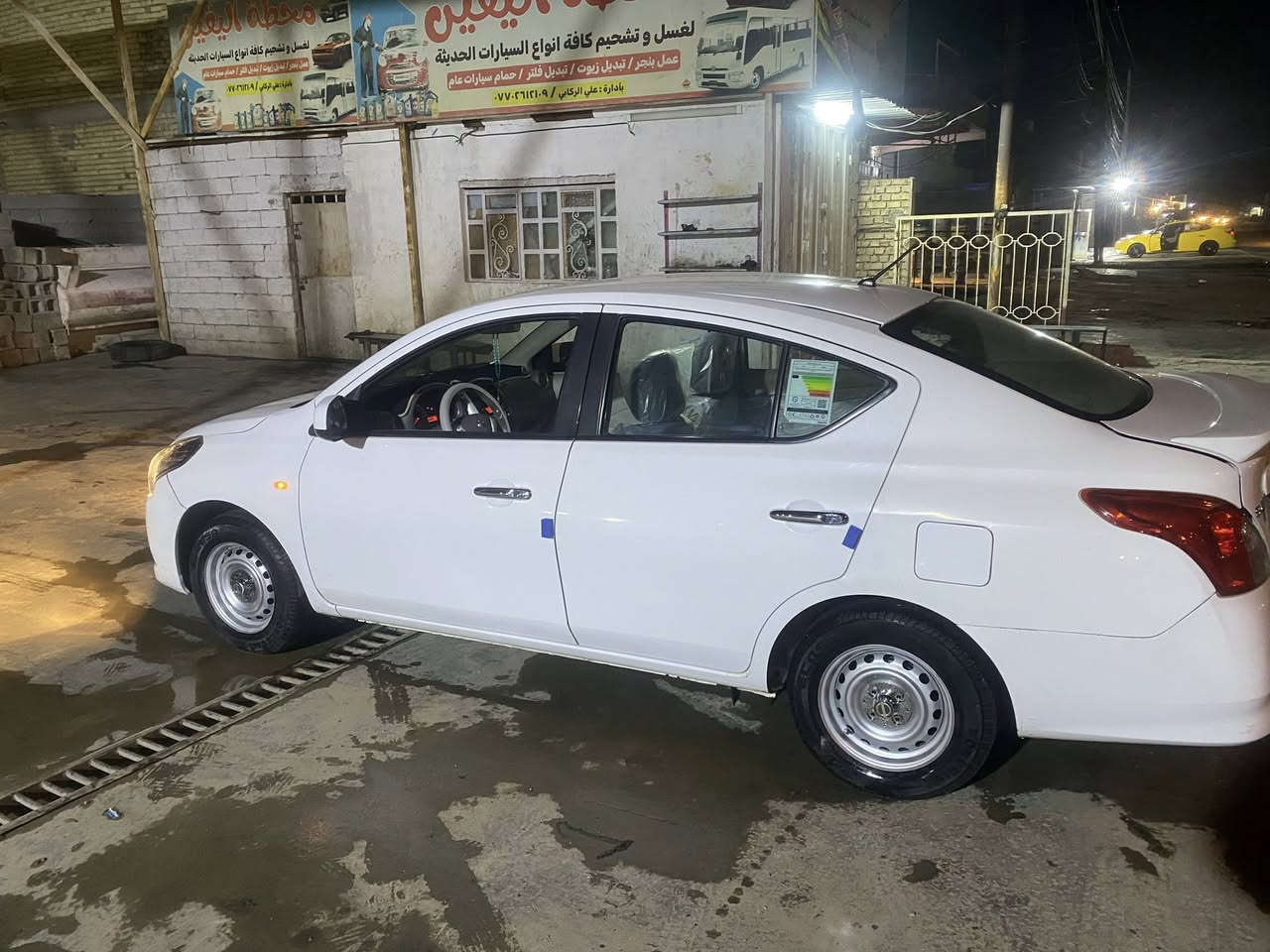 السلام عليكم 
سني موديل 2019 سياره كفاله 
ام البليته الزركه كير ومكينه مال شركه بعدهن بلعلامه 
بيها جاملغ خلفي قليل صبغ كد شبرين 
مكان السياره بغداد 
السعر 105
رقم الهاتف ***********
