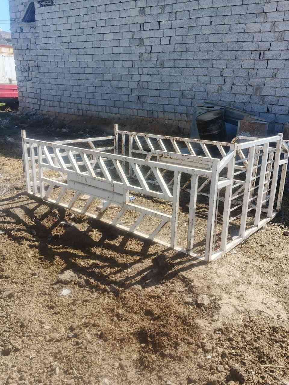 السلام عليكم حجر كيا للبيع سعر 170 بمجال شيء قليل العنوان صلاح الدين طوس خرماتو ***********
