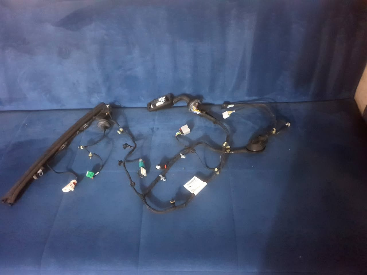 اغراض كونكس للبيع للاتصال *********** او ***********
