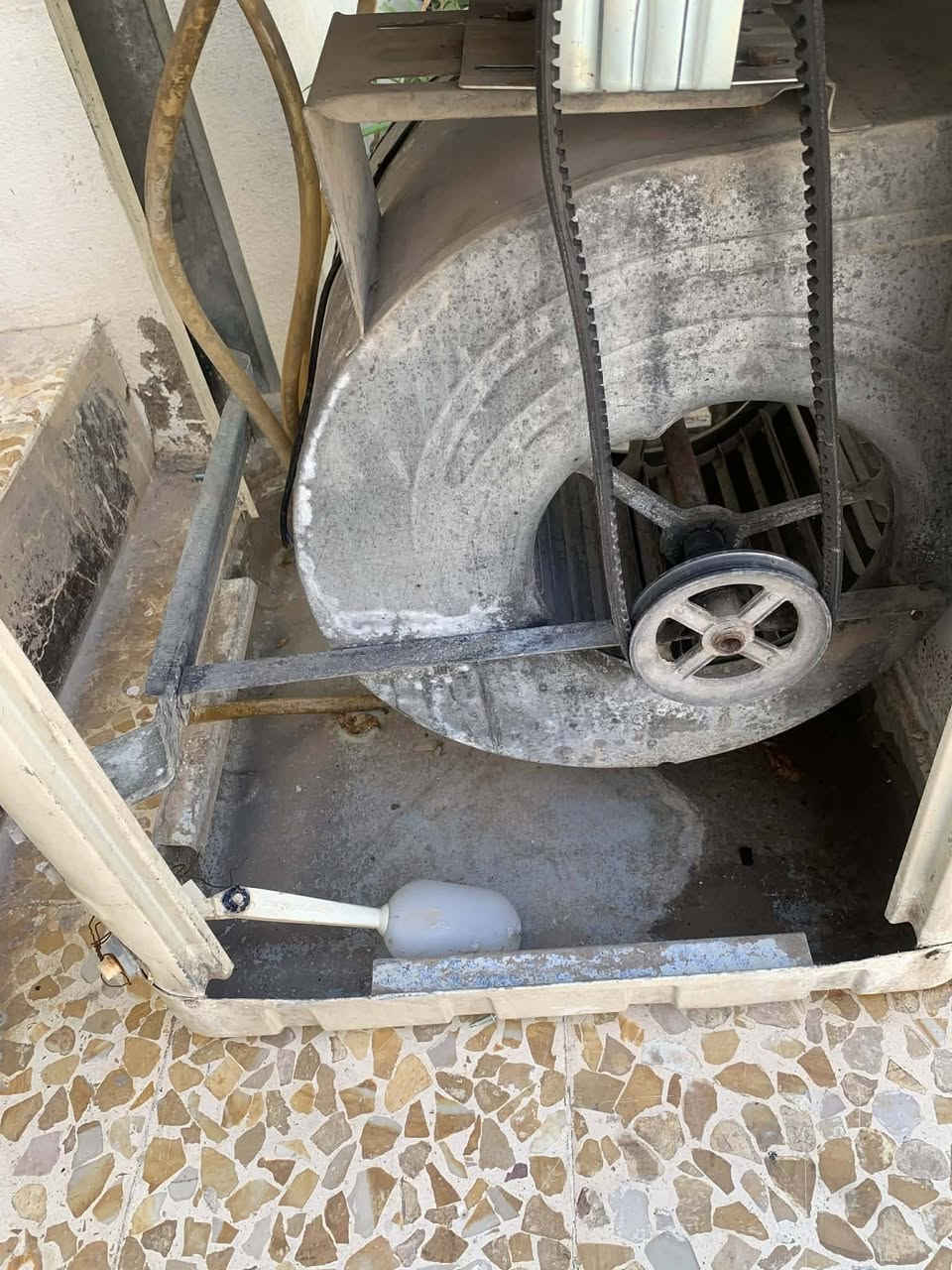 قشر مبرده نظيف حجم واحد ونص السعر  40 الف 
الجانب الايسر


**إذا كنت صاحب هذا الإعلان وتريد حذفه لأي سبب، رجاءا أرسل رسالة إلى الدعم الفني**