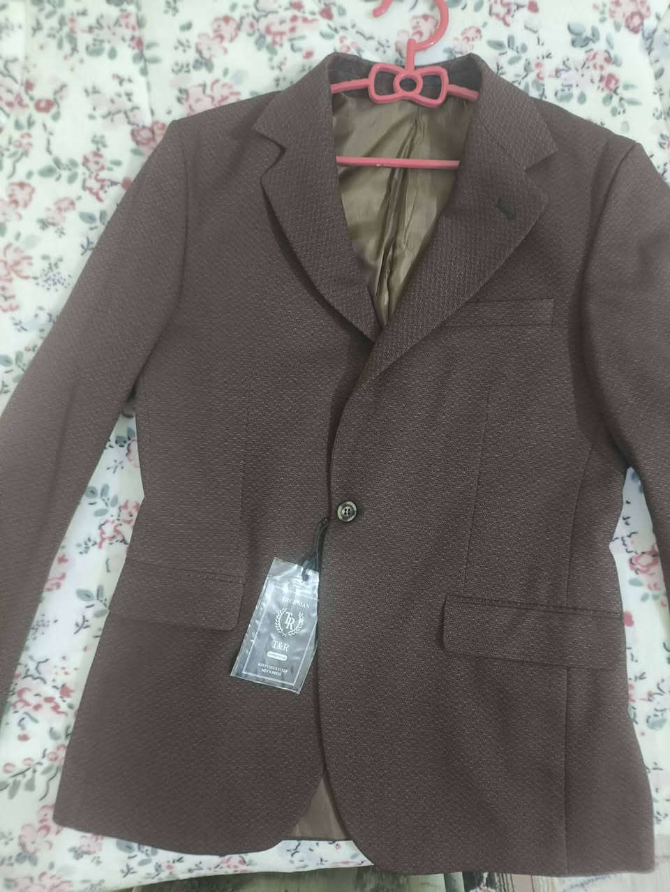 بناطير كابوي مطاط جديد ممستخدم ماركةسعر الواحد 10
3 قياس 54و 2قياس 34,,36
بناطير قماش مستخدم نظيف أخو الجديد 
سعر الواحد. 5 الف قياس 34و33
قمصان ماركة ثنين مملبوسات والباقي مستخدم مرتين او ثلاث مرات الواحد 5 الف
سترة شبابية بعلامتهة ماركة قياس 48بسعر 10 الف


**إذا كنت صاحب هذا الإعلان وتريد حذفه لأي سبب، رجاءا أرسل رسالة إلى الدعم الفني**