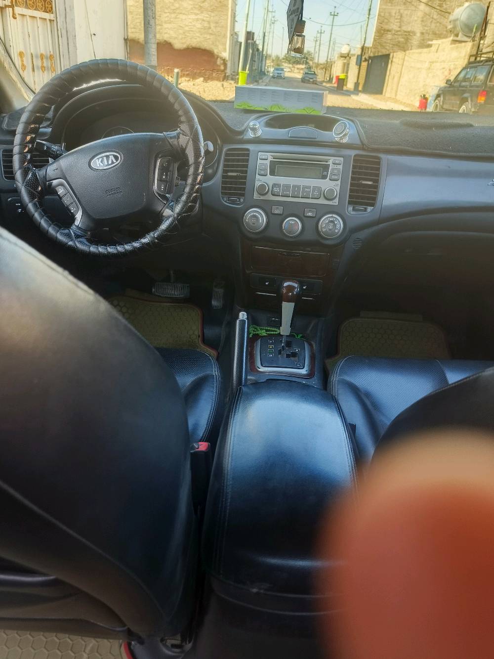 الرمادي الزراعه قرب شارع 60علما ان السياره مشفيه على صفحه السائق بس ماكينه وجير سليمات حداديه سليمه