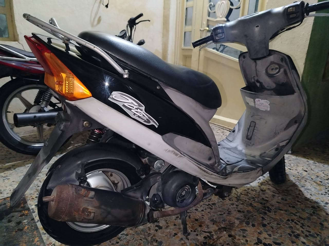 سلام عليكم دراجه نوع ماكس منغولي الدراجه بلاديه بوشه 49 شلعه او معدل مال رمبه ما مفتوح بيها برغي لا تدخين لا تبخير الدراجه خرسه او استعمال قليل. مكاني كربلاء حي الميلاد هذا رقمي *********** متواجد عل واتساب او عل خط
سعرها 600 او بيه مجال
