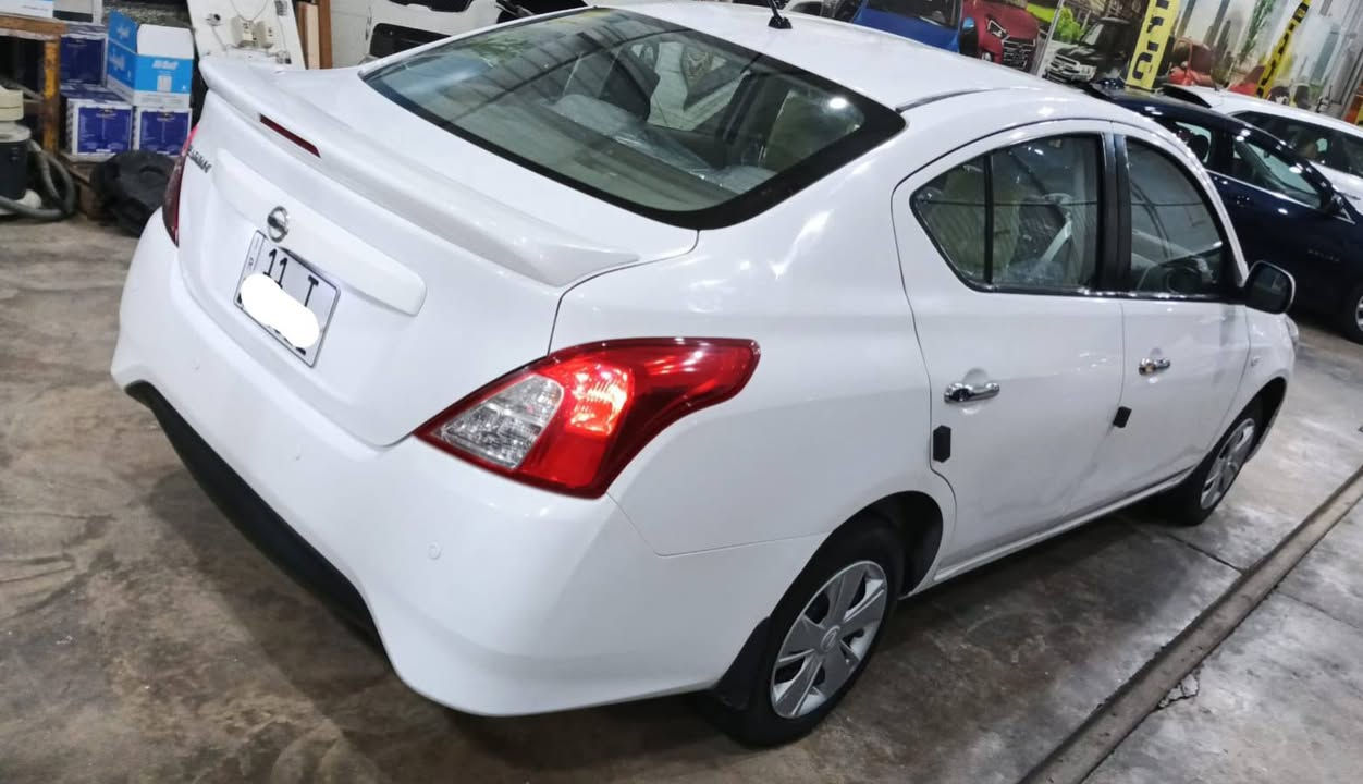 السلام عليكم نيسان سني هندي 2019 ماشية 64 كير محرك تبريد صدر مكفولة بدون ضربة وبدون صبغ ما عدا باب خلفي أقل شبر صبغ رقم بغداد الدولي الجديد سنوية هزة كله جديد بأسمنا تخم تاير وصدر جديد حساس كامرة وتحكمات دبل ايرباك سيارة هندي أصلي أبو الالبيتة الزركة السعر 118 ورقة وبيهة مجال 
‏العنوان:بغداد الأعظمية 
‏الاتصال ***********
