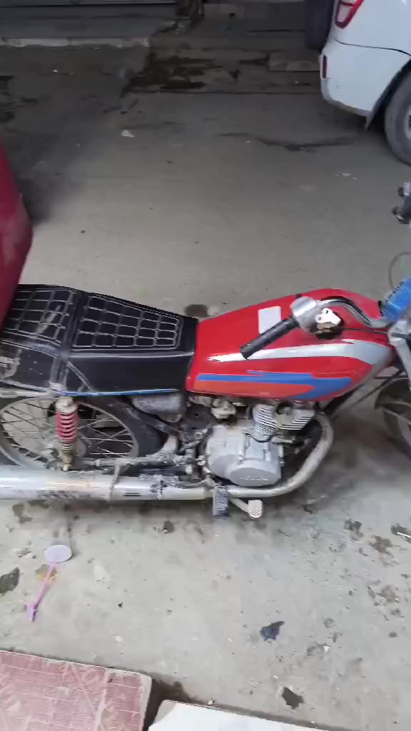 السلام عليكم دراجه رقم للبيع موديل 22 شاصي نامي برو رقم ذي قار رقم صاحبها ***********
