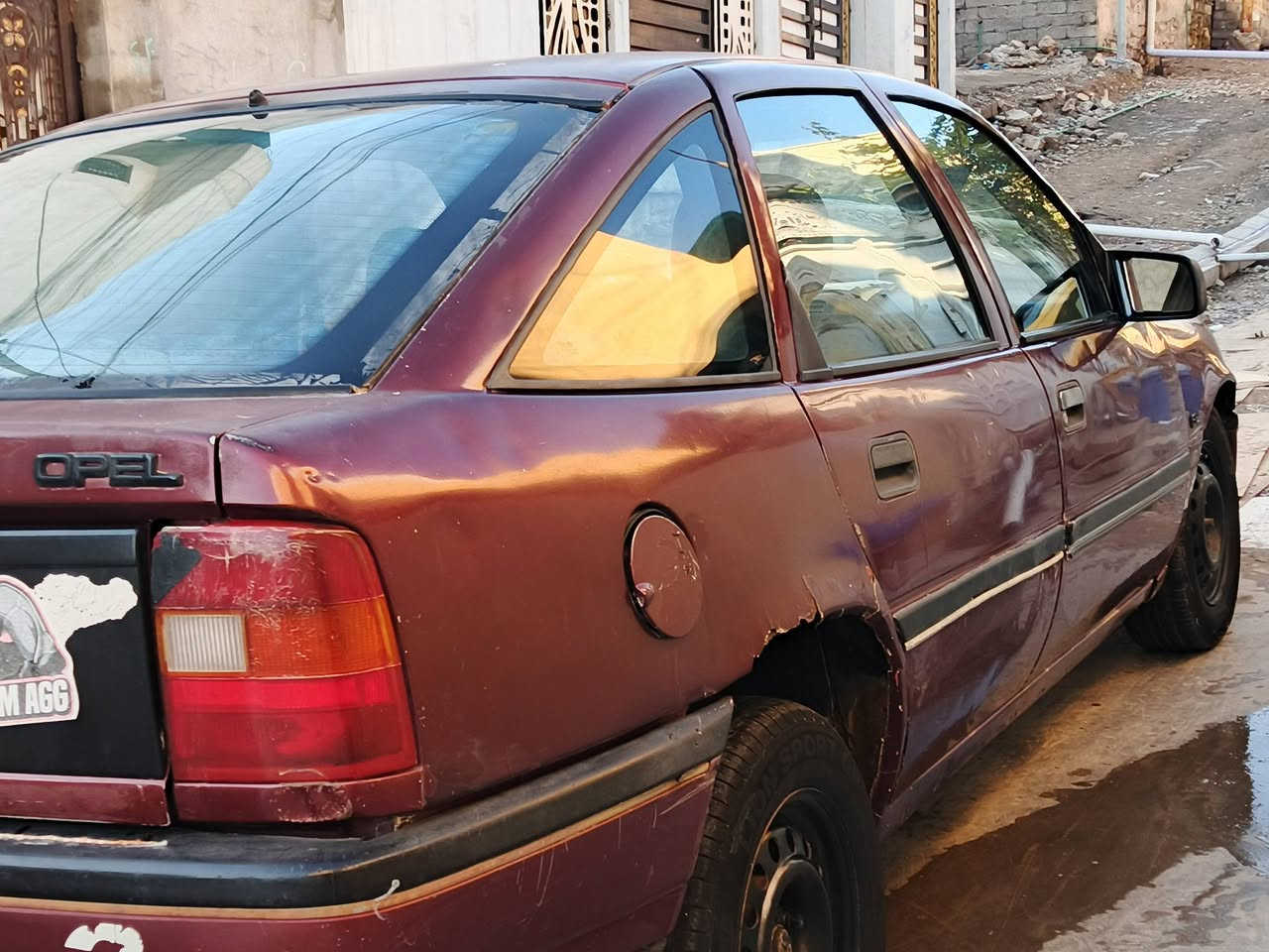 فكترا حجم ٢٠ كير مكينه بشرط غرفتها نضيفه طخم جديد تايات نضاف  كابون بازين رقم اخضر سنويه بيضه شرط تحويل معامله ماشيين بيها مسحوبلها واجها جاهزه عالتحويل  سعر٢٦ وبيها مجال للشراي ترهم مراوسه 
سياره بيها ضرر جاملغ نفر ومصلح دواير الورا فقط
***********
***********
