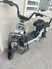 دراجة • نضيفة • مبادلة آيفون