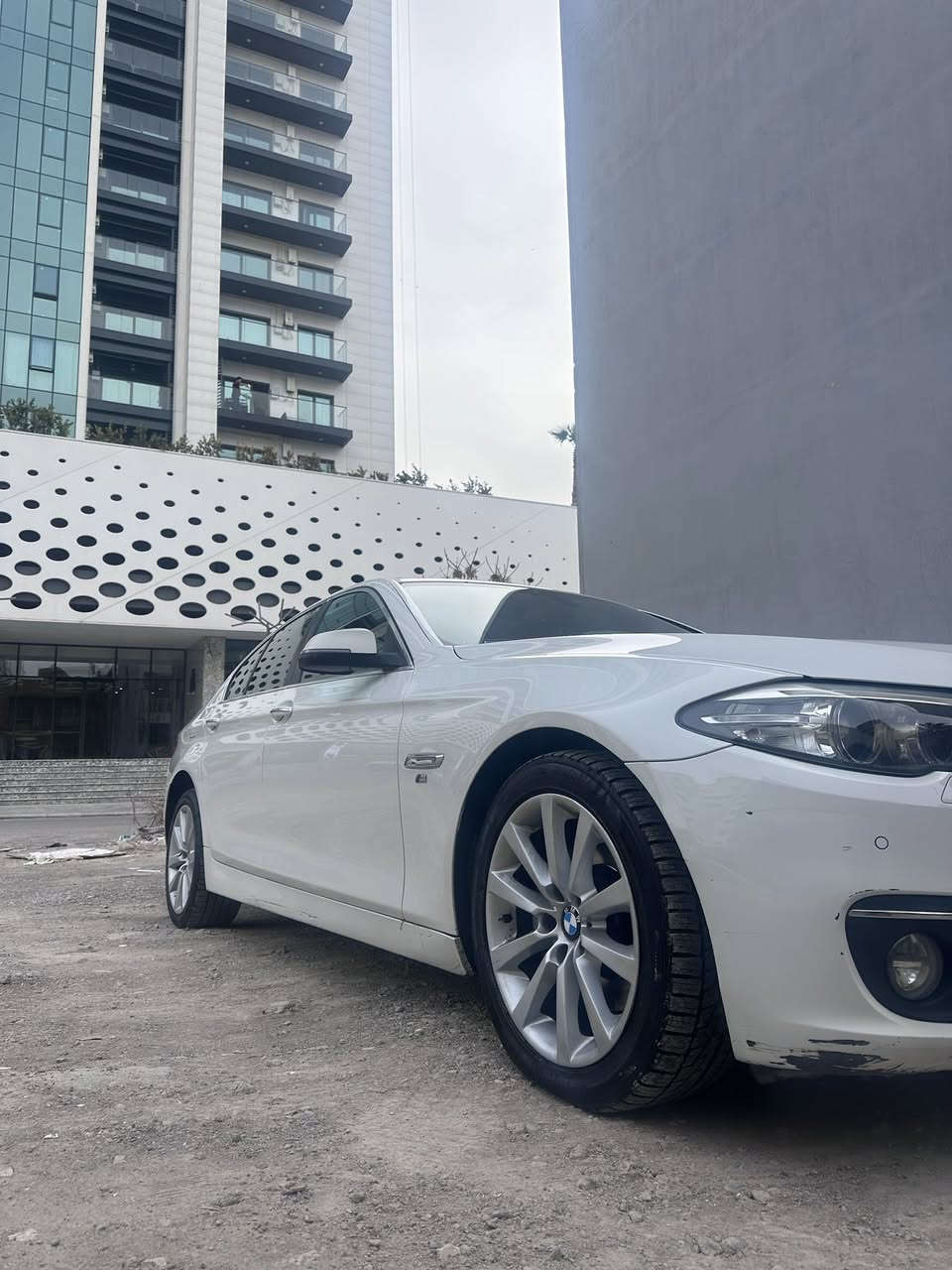 BMW 520i 2014 Sharika orush Clean Title 185$
***********
