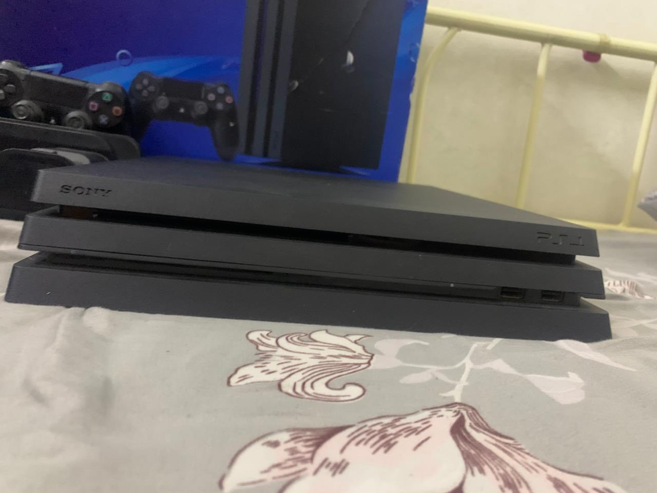باي فور برو للبيع شرق اوسط نظافة 100‎%‎ مامفتوح ووياه لعبتين فيفا 21 و gta v  وجوستك واحد مع قاعدة شحن ومروحة وحاملة أقراص بنفس الوقت السعر 350 وبي مجال للشراي مكاني بغداد الدوره 
للتواصل ***********
