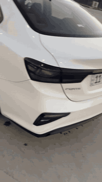 السلام عليكم 
فورتي موديل 19 ماشية 50 كيلو بدون ايرباك بيه صبغ باب السائق اثر شخط وتكحيل بصف الطير والحادث بارد خشم البنيد والجاملغ رقم بغداد انكليزي تحويل مباشر مكانها بغداد 
كامره رادار وتحكم ستيرن سعره 136 
***********
