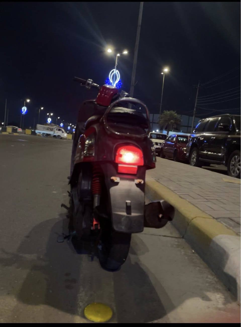 سلام عليكم دراجه ماكس بوليس للبيع اللون احمر الدراجة شلعه اشكد الكاع وسرعه وخير من الله على ايدي الدراجه نظيفه وحلوه وشرط احله من الصور  وكهربائياتها ممتازة 
مكاني مكاني كربلاء حر الصغير 
السعر 875 وبيها مجال
***********
