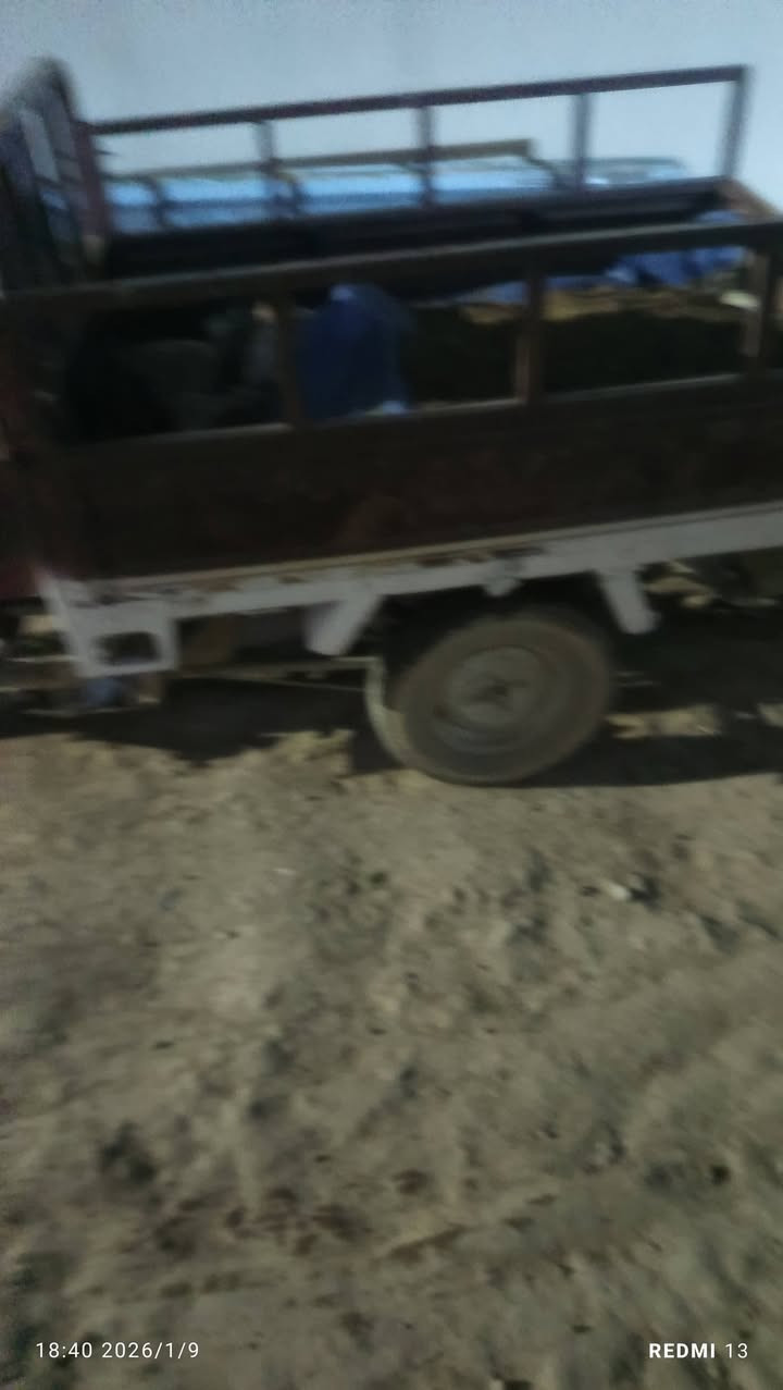 ستوته مقفوله من بوقه اوراقها ضايعه مقفوله من اي بوقه مقفوله اوراقها والله ايش هالضايه***********
