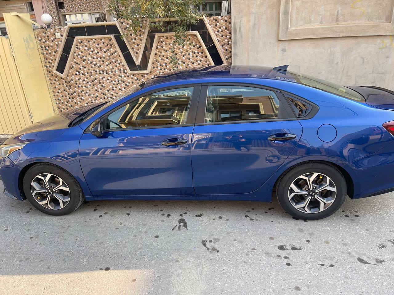 السلام وعليكم 
كيا فورتي مديل 2020 وارد امريكي
ماشيه 98 ميل 
رقم نينوى سنويه جديده هزه 
كابون بانزين بيها شرط التحويل 
 ضرر بوند مبدل وبيها حالوب شويه بل سقف ومكانتين بارد 
مكينه حجم 20 دوش 
كير شرط 
3 انضمه قيادة سبورت/ نورمال/ وسمارت 
تدفئه تبريد 
مواصفات 
رادار مانع تصادم 
قياده ذاتيه 
تحديد مسار 
تحكمات ستيرن 
كروز سرعه 
مسجل يدعم نضام ابل كار بلي 
السعر 128 وبيها مجال ترهم مراوس حسب القناعه 
مكاني موصل 
***********
