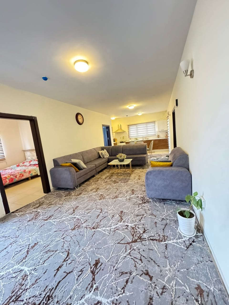 🏢عرض جديد 🏢
🏢شقه للبيع في اربيل بمجمع اتلانتك لمريكي 
🏢شقه مساحه 100م تتكون شقه من (3) غرف 
🏢نوم وصاله ومطبخ مفتوح امريكي على صاله
🏢#شقه_مواثثه_بلكامل_شقه_سعر_مناسب_
////////////////////////////////////////////////////////////////
للمعلومات اكثر اتصال على الارقام التاليه 
***********☎️
***********☎️
