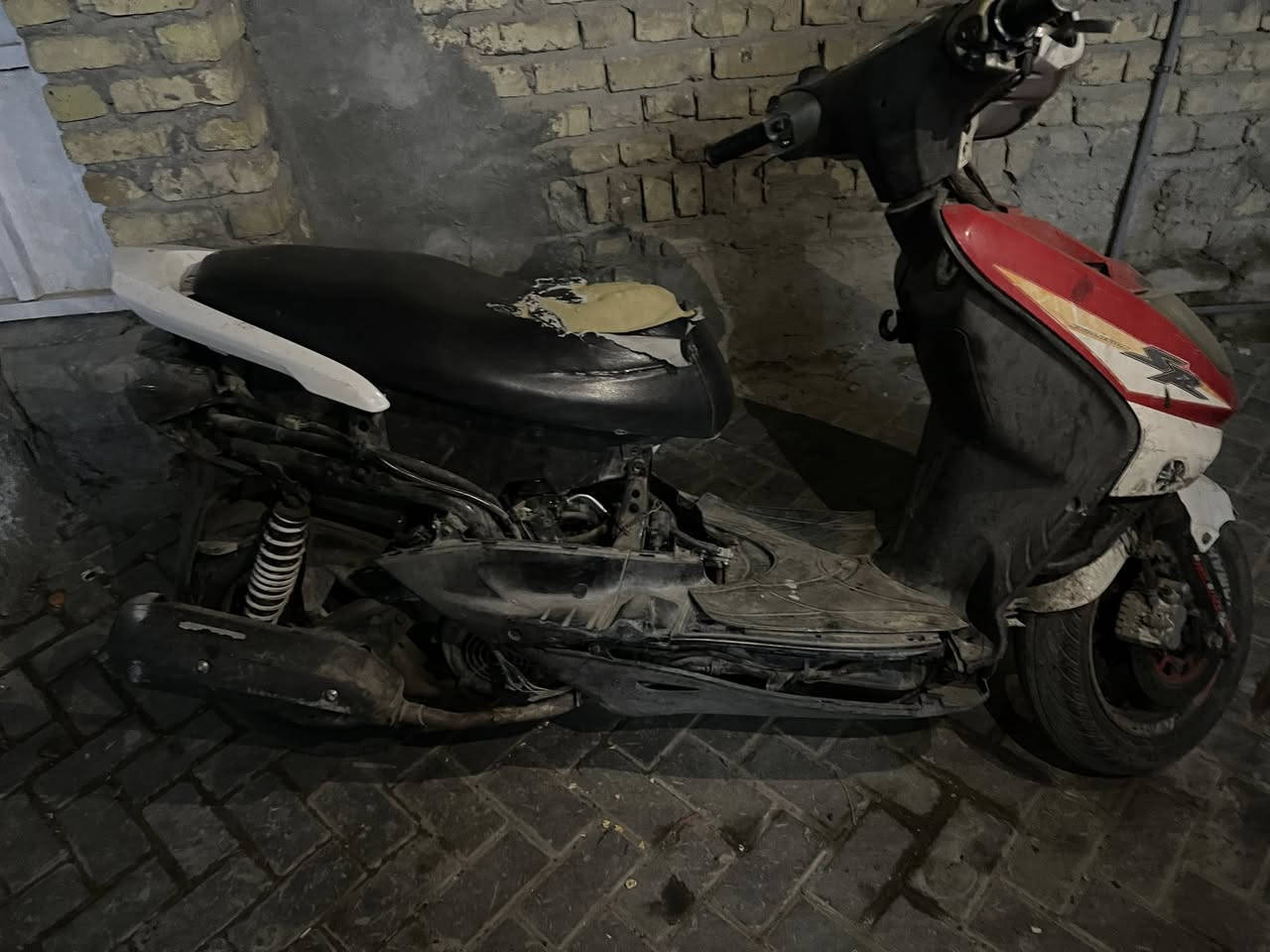 سلام عليكم دراجه سكنس نثيه مكينه ناعمه كهربائيات شغاله ابيعه عله وضعه السعر ٢٠٠ وبيه مجال المكان مدينه الصدر الكياره الرقم ***********
