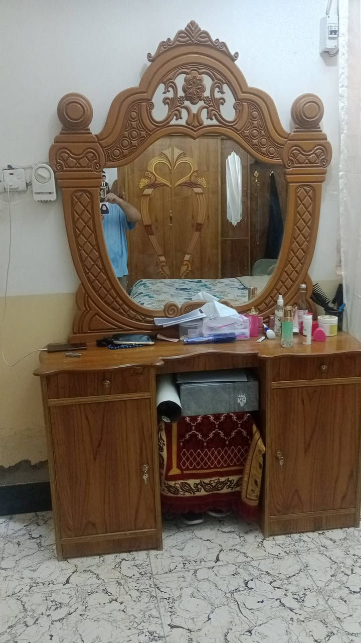 سلام عليكم غرفه اللبيع نجاره عراقيه نضيفه تجي تكلب وشوف بعينك عجبتك بل عافيه سعره ٦٥ بيه مالج هاذا رقم تليفوني ***********واتساب بيه مفتوح مكاني كوفه شارع المطار القديم
