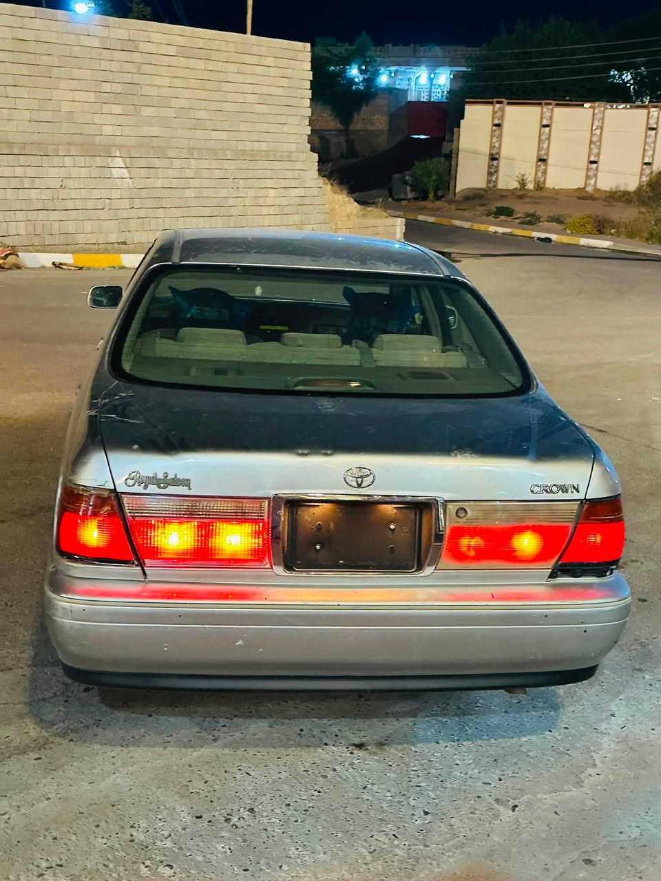 السلام عليكم للبيع ملكه موديل 2000 ادوات مكصوص جنطه
سياره جاهزه من كلشي 
كير ومحرك بالشرط 
محرك ففتي vvt 
تبريد ثلج 🧊 
تدفئه نار 
دكمه وحده
صدره نضيف  
مشط سترين وبور كله جديد والبلادي 
السعر 29 وبيها مجال قليل 
المكان الحجاج 
هـ***********

