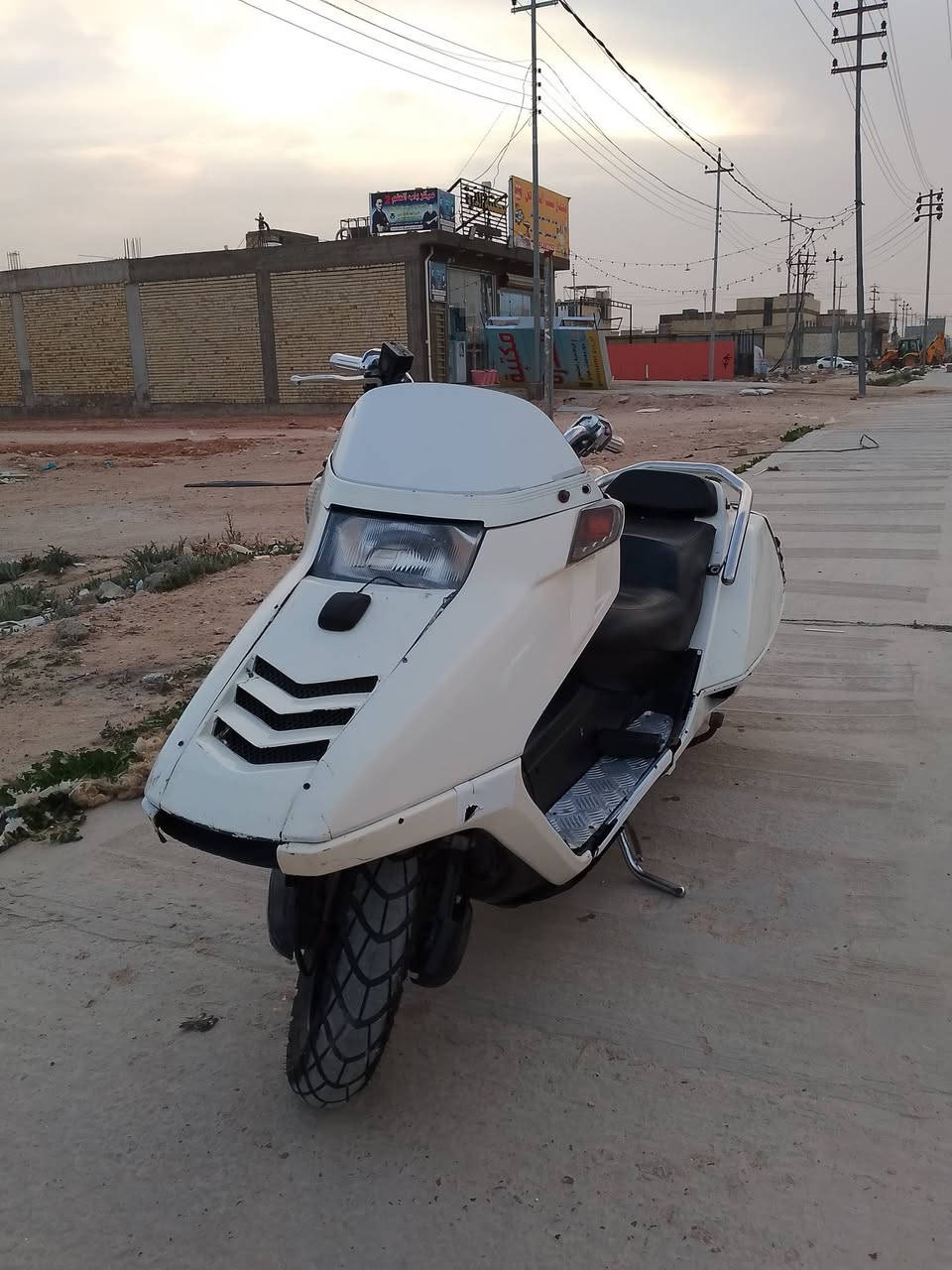 سلام عليكم
فيوجن للبيع نكره دراجه 
مكينه مفتوحه تروح تفحص لا تنقيص ولا تبخير 
تأيراتها جدد
ناصيه 
جك حساس نيكل 
مجاميع سلف وشاير نيكل 
ستيرن رياضي 
طوك
كهربائيه كله شغاله لايت بك لايت اشاير حساس بريك حساس جك هورن كله
(نقصها شارب فقط تريشه نص موجوده)
مكاني نجف
***********
لخاص مفتوح
