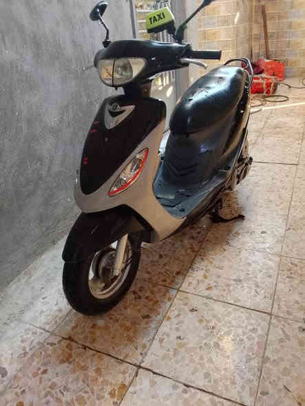 السلام عليكم دراجة ماكس منغولي للبيع دراجه بلادية كلها كلشي شغال كهربائيات سلف هندر قفل جوزة ستيرن كاملة ما ناقصها اي شي كفالة  اوراق محرك بلادي اي نقص مابيها الدراجة ربع متذب عليهاا شغل واطلع السعر 625 مكاني بغداد/النهروان للاتصال ***********
