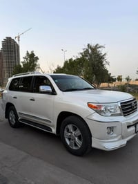 لاندكروز GXR  موديل 2014  ماشيه 120 الف السياره بيها جاملغ ايمن وباب ب...