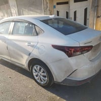 للبيع سيارة اكسنت ٢٠٢٣ نص فول باقي التفاصيل الخاص 07503510449