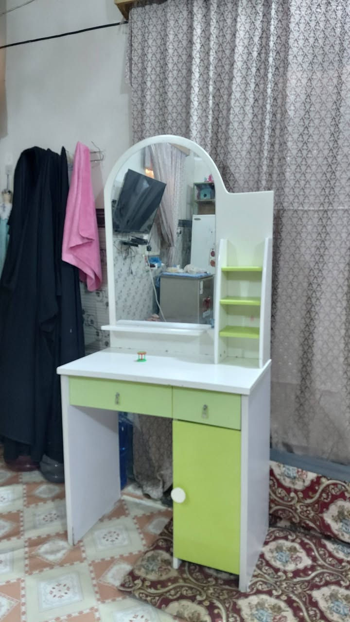 سلام عليكم كنتور ٥ بيبان نضيف سعره ٢٥٠ او ميز تواليت حجم كبير الطول مترين او العرض متر للبيع ب ٥٠ او بيهن مجال شويه


**إذا كنت صاحب هذا الإعلان وتريد حذفه لأي سبب، رجاءا أرسل رسالة إلى الدعم الفني**