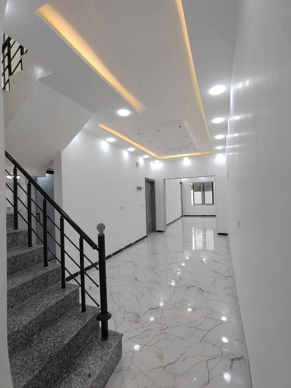 للبيع للبيع للبيع للبيع
بسعر مناسب
#عقارات_فنر_الحمداني
مكتب البلديات للعقار
دار سكني سند طابو في حي الآخاء قرب جامع كرم العزيز
المساحة ١٥٠م واجهة ٦م طابقين بناء حديث
بناء مهندس سند طابو بأسم صاحبه الشرعي
ط١غرفتين نوم وهول واستقبال ومطبخ وصحيات وكراج
ط٢ ثلاثة غرف نوم وهول وصحيات سطح كاشي
للإستفسار ع السعر الإتصال
***********
***********
مراجعة مكتب البلديات للعقار في حي المشراق فرع مطعم طماطة
