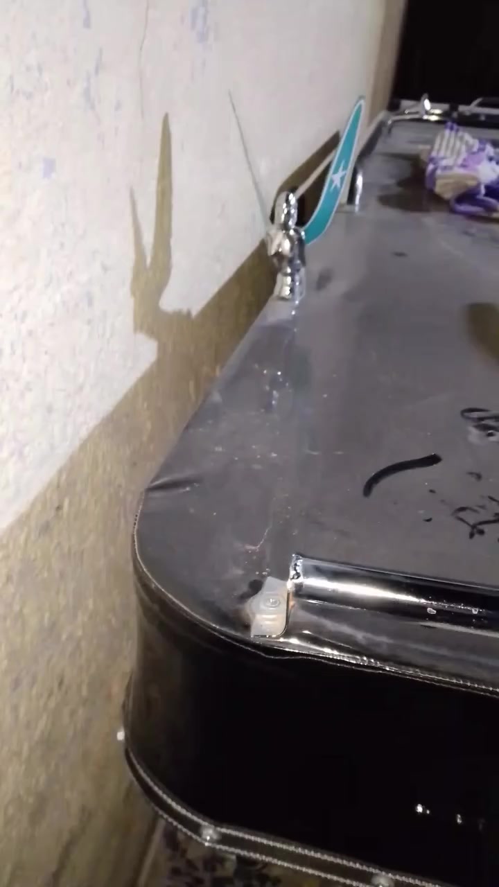 سلام عليكم محجر جديد مفصل قبل 20 يوم هوة وغراضة ابيعة هوة وغراضة وابيع بدون غراض العنوان شهداء العبيدي السعر خاص او تتصل  ***********
