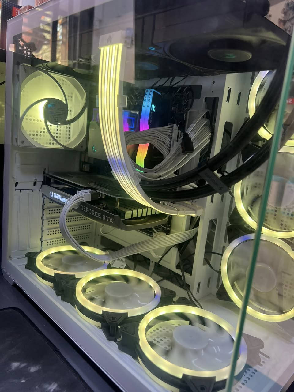 GPU : Nvidia rtx 4060 8 gigabyte vram

CPU: Intel core i5-12400f (2.50 GH)
Ram: 32 GB
PSU: GX 650
Storage: 1TB
Dep Cool : مبرد
وياها شاشة بيها ضربة خفيفة هدية

سعرها فقط 995 الف  .


**إذا كنت صاحب هذا الإعلان وتريد حذفه لأي سبب، رجاءا أرسل رسالة إلى الدعم الفني**