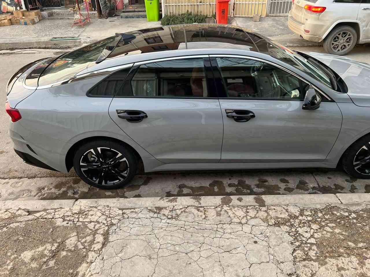 بسم الله الرحمن الرحيم..
السلام عليكم ..
K5جي تي لاين
موديل —٢٠٢٤ 
عداد المسافه ٩٠٠٠ميل ..
اللون اسمنتي 
وارد امريكي حادثهه كلش بسيط السونار مرفق بالصور 
مواصفات ال جي تي لاين المعروفه..
السعر ٢٢٥$مجال بسيط 
للاتصال ***********
