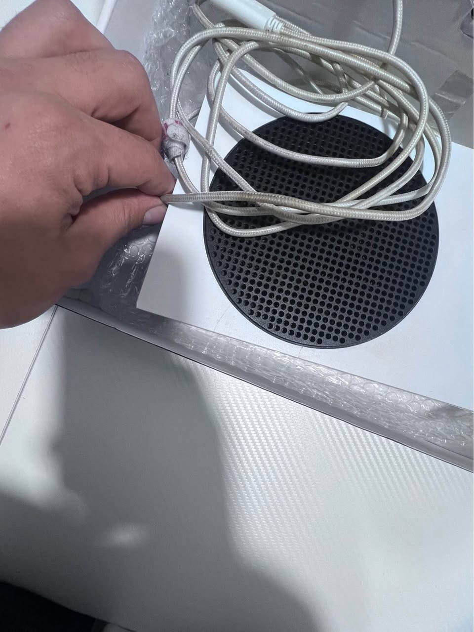 سلام عليكم اكس بوكس سير س مع كارتونه مع جميع ملحقات جوستك سير لاتعطل ولايصير بيها شيى قويه 
مكاني بغداد للبيع سعر 290 قفل قفل لاحد يخابر يعامل قفل سعر *********** بغداد, العراق
