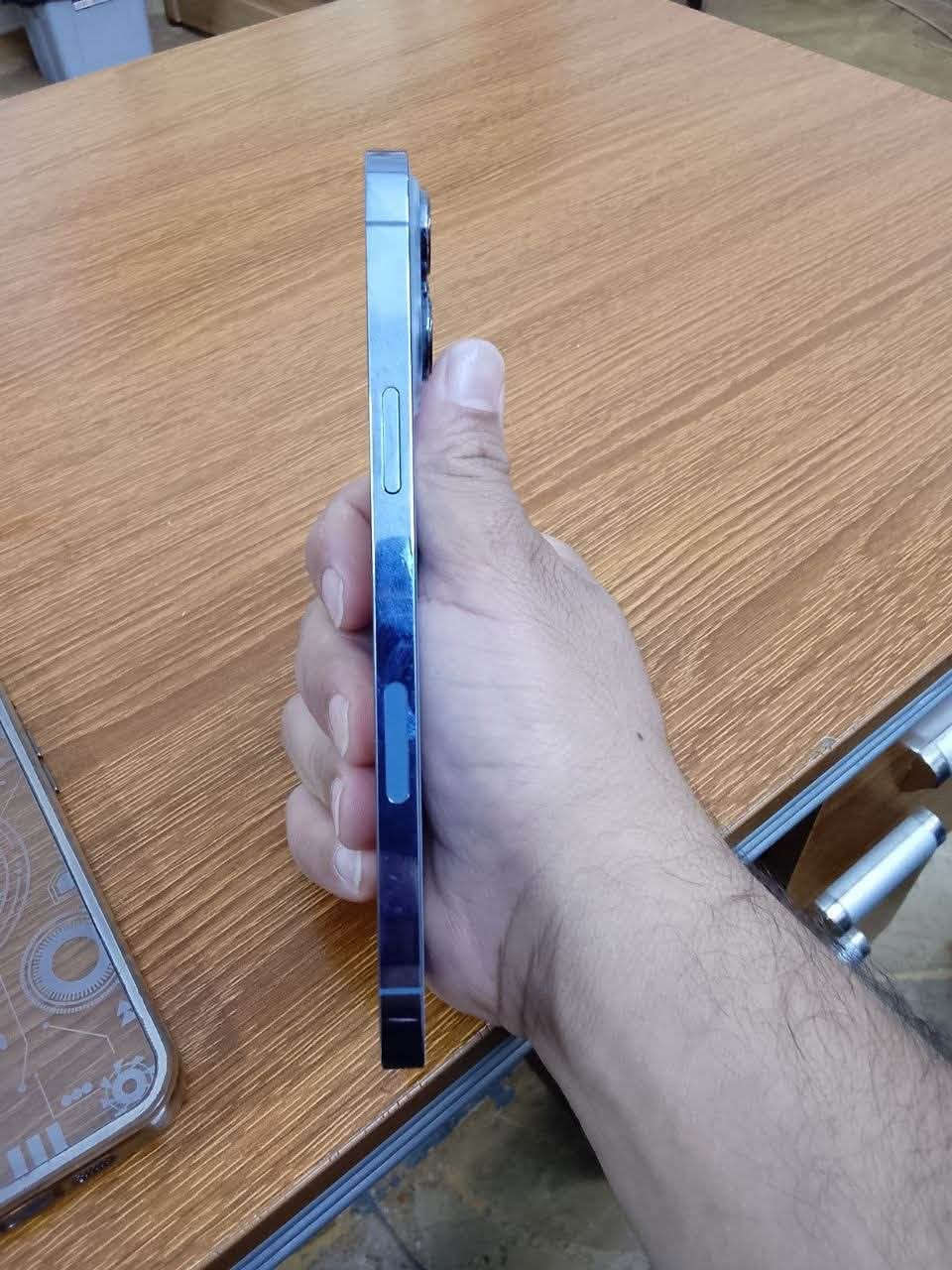 ايفون ١٣ بروماكس حالة النظافه ١٠٠ بالميه 
مكفول من اي فتح او تبديل
ذاكرة ٢٥٦  
📞***********
مكان الامين الثانيه
