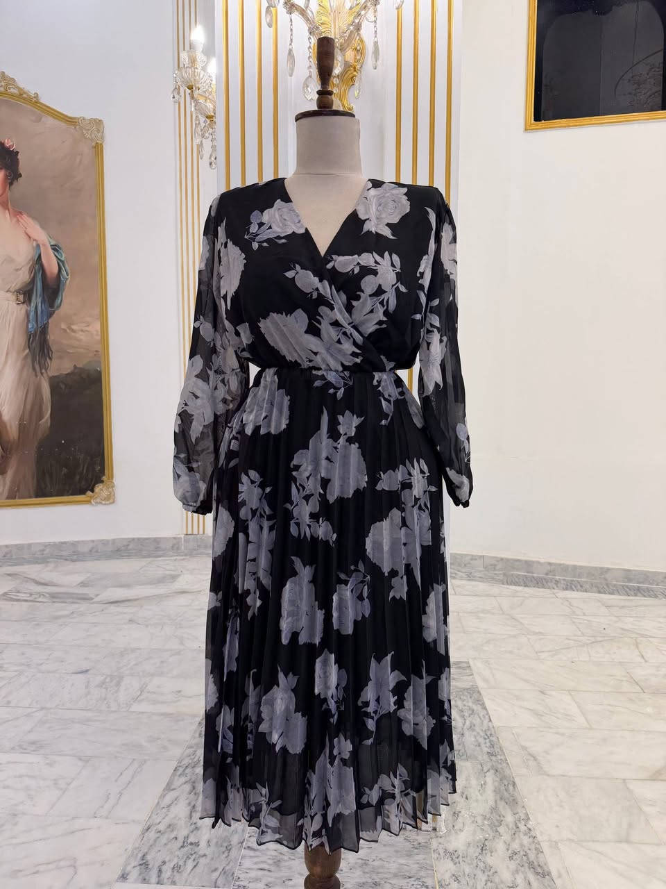 فساتين شيفون مبطن 
متوفر جميع القياسات و الموديلات 
للحجز مراسلة الحساب


**إذا كنت صاحب هذا الإعلان وتريد حذفه لأي سبب، رجاءا أرسل رسالة إلى الدعم الفني**