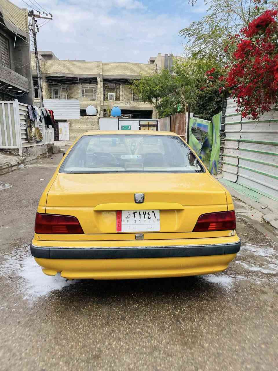 السلام عليكم بيجو بارص موديل 2015 مكفوله من الضربه و الصبغ و التبديل السياره جاهزه من كل النواحي كير مكينه صدر امامي خلفي تخم تاير ويل املس السياره جديده و جاهزه كشنات دلو 
رقم بغداد بسمي مصفره هيه و غرامات سنويه جديده 
كاعيه مغلفه السياره ماتصرف عليه ربع دينار السعر مناسب جدا اكتب تم بل تعليقات يجيك السعر و تدللون حبايب كلبي الرقم ***********
