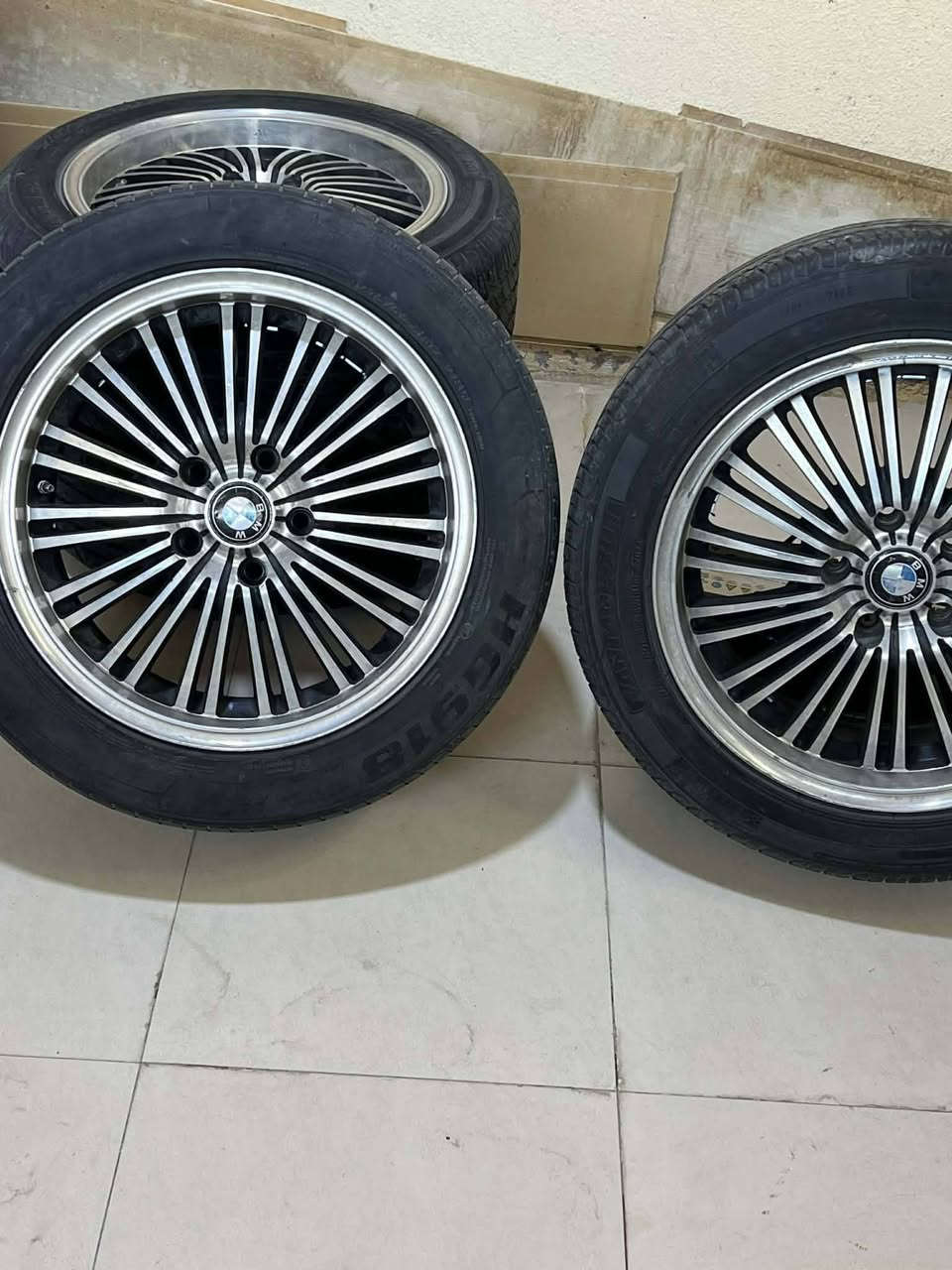 السلام عليكم ويل كب بيام حجم 17وتخم تاير توني شادهن جداد لا عواج ولا تصليح ولا فطر مكان ناصريه قيم بل يرضي الله وخذهن ***********
