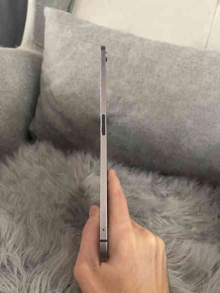 السلام عليكم ايباد برو 2018 للبيع نسخه السيم كرت مو العادي 120 فريم
الحجم11 انج
ذاكره 64
بطاريه 85 
جهاز واضح بلصور لا مفتوح ولا داخل صيانه كله شغال وع الفحص السعر 350 الف قفل قفل مكاني بغداد العطيفيه ***********
