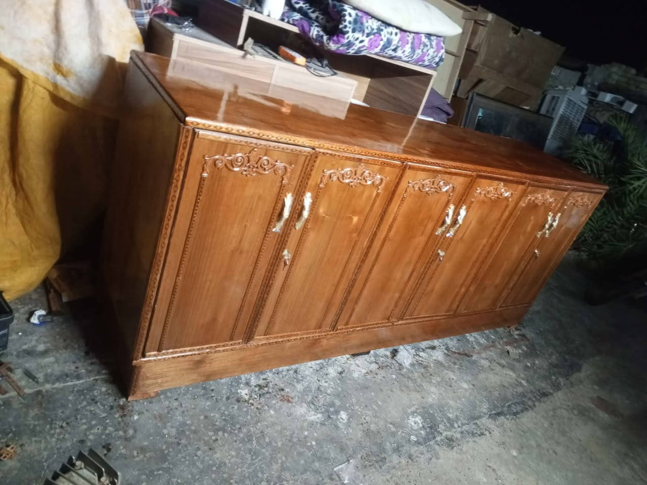 بوفيه صاج الاصلي الثكيل ام ال6 ابواب بعدهي جديده كلش نضيفه  
سعر 250 قفل
الشراي يجي خاص او يتصل*********** بغداد, العراق
