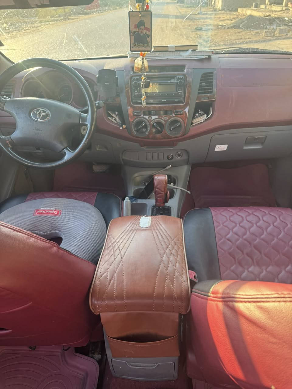 هايلوكس ٢٠١٠ بغداد مكفوله محرك جديد وتبريد منظومة جديده  تخم تاير كشنات حداديه جديده السعر  ١٧٥ المكان بابل  ***********
