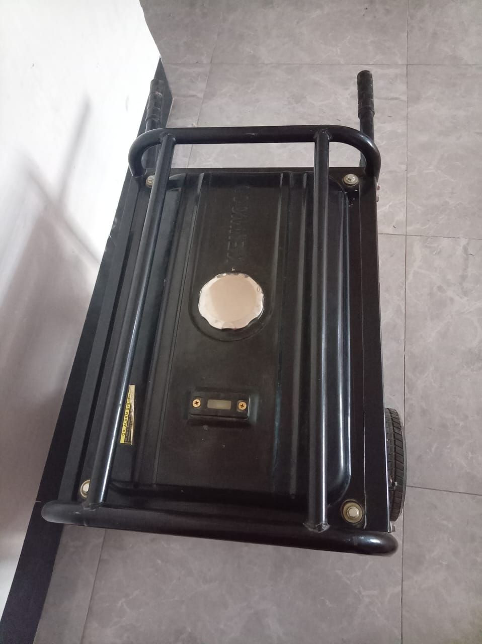 سلام عليكم 

مولد 10امبير جديد لك سعر 300وبي مجال 

بلازمه حجم 32.  سعر 120وبيهه مجال 

. سبلت طن ونص نقص غاز فقط سعر 320وبي مجال 
المكان النساف البعلوان 
... اي استفسار اتصل عل رقم 👇👇
***********
