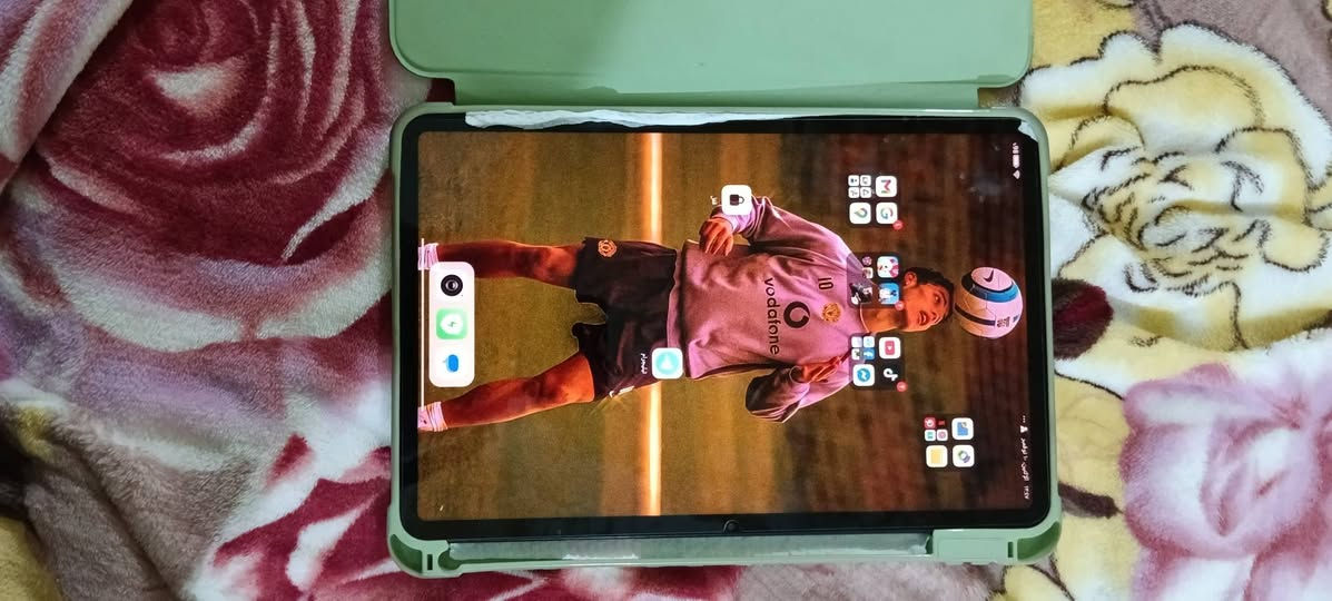 ايباد شاومي باد 6 جديد ما مفتوح لا شاشه ولا بطاريه واضملك ضمان بيه يشغل 90فريم ببجي 
ويدعم 144 هيرتز  واربعه سبيكرات بلعاميه سماعات مكاني ناصريه سوق الشيوخ السعر خاص الرقم:(***********)واتساب
