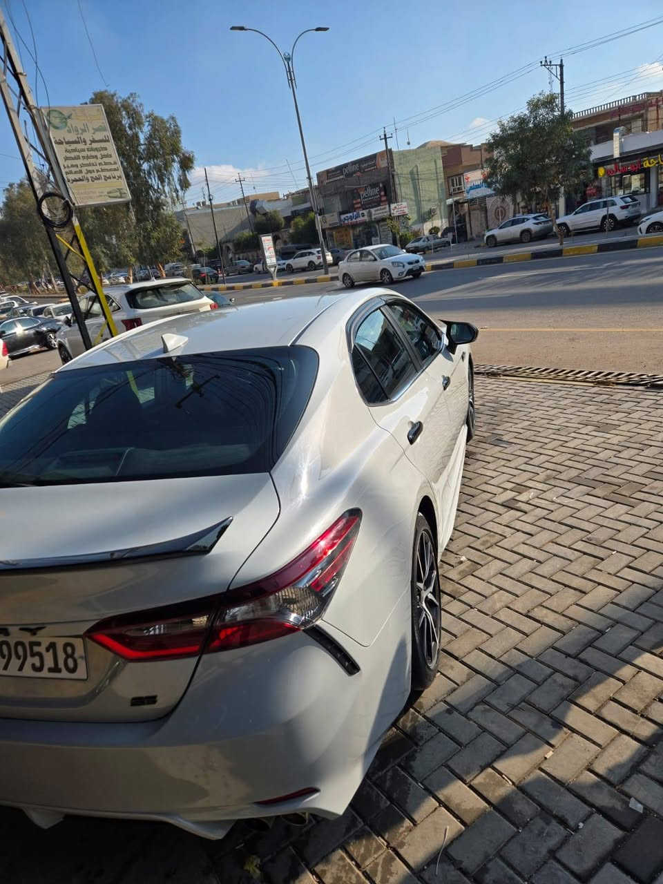 السلام عليكم
كامري للبيع موديل 2022 SE
بأسمي ترقيم على ايدي
اللون سموك رقم أربيل 
ماشية ٧٧ الف
حادثها جدا بسيط معدل بارد جاملغ خلفي وصورة الحادث بالمنشور
شرط كبس بجم امامي وخلفي سياره برغي مامفتوح بيها جديده ومال جنية
مكانها الموصل
السعر 235
للاتصال ***********
