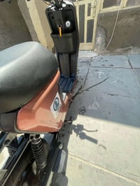 دراجة شحن للبيع كلشي شغال بيها نواقصها فقط باتري يعني طافيه اله باتري ...