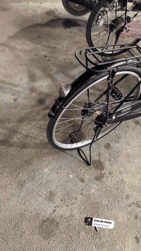 سلام عليكم
بايسكل شركه سانتوس
موديل2020
بايسكل نضيف 
سعره هوا وغراض سعر 
بدون غراض سعر ثاني
سعر خاص جاملغ امامي موجود وال بريك امامي موجود 
رقمي للاستفسار ***********
