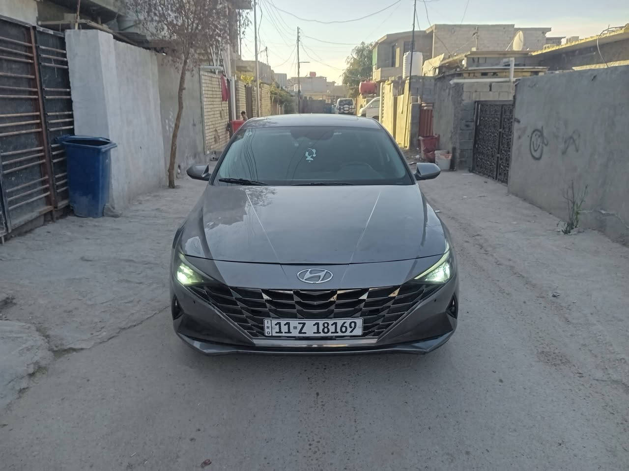 السلام عليكم  
هونداي النترا للبيع  
موديل 2023 كندي

 مكاني بغداد الدوره 

مواصفات السياره 

📌 رادار امامي 
📌 رادار خلفي مع نظام التوقف التلقائي 
📌 رادار جانبي نقاط عمياء
📌 نظام تحديد مسار
📌 كروس مثبت سرعه ذكي 
📌  وضعيات للقيادة+ شاشة اعطال تبين جميع اعطال السياره
📌 شاشه وسطيه  
📌نظام خرائط ملاحه 
📌 ابل كار بلي +  
📌 سستم سماعات مرتب  
📌نظام ترحيب داخلي صوت مع علامة هيونداي في الشاشات
📌نظام ترحيب خارجي 
📌مود درايف 3 وضعيات قيادة سمارت نورمال سبورت
📌نظام تشغيل الكاميرا الخلفيه + الكاميرا الخلفيه بيها وضعيتين
📌بصمة بيبان + فتح صندوق عند الاقتراب+ بصمة تشغيل 
📌تشغيل عن بعد
 + تبريد اوتو 
📌نظام تنقية الهواء الداخلي
📌 
📌نظام ABS
📌نظام EBS
📌نظام EPB
📌 8 إيرباك 
📌 نظام قفل ذاتي 

📍حادث السياره بنيد وباب السايق بارد ايرباك دركه فقط لاتبديل ولاصبغ
 السعر ١٥٣
وبيهة مجال
***********.  ( حنيش)
