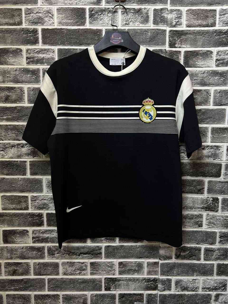القطعه ب٨ ونص 
قياسات m
L
Xl
Xxl
***********
