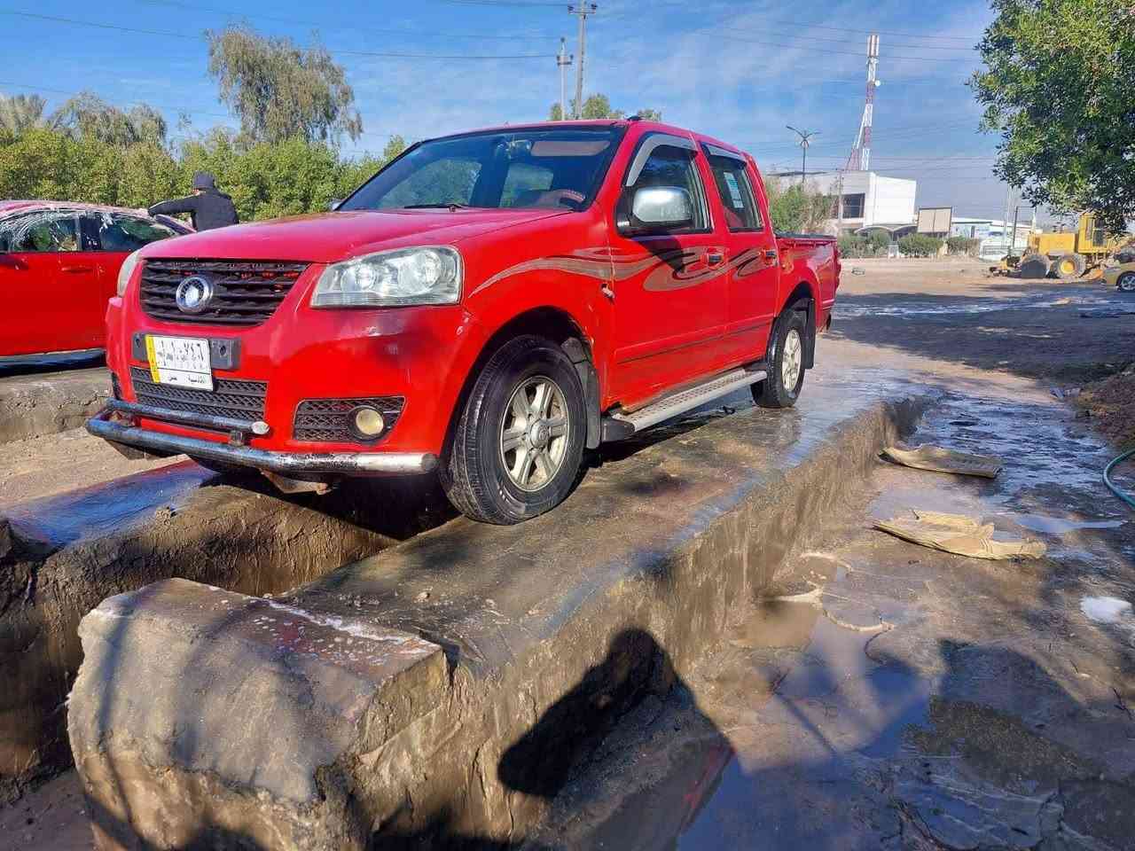 للبيع موديل 13 مكينه وكير وتبريد شرط حداديه أمامي وخلفي جدد تخم تاير مانقصها شي السعر 50 وبيها مجال مكان السياره سماوه رميثه ***********
