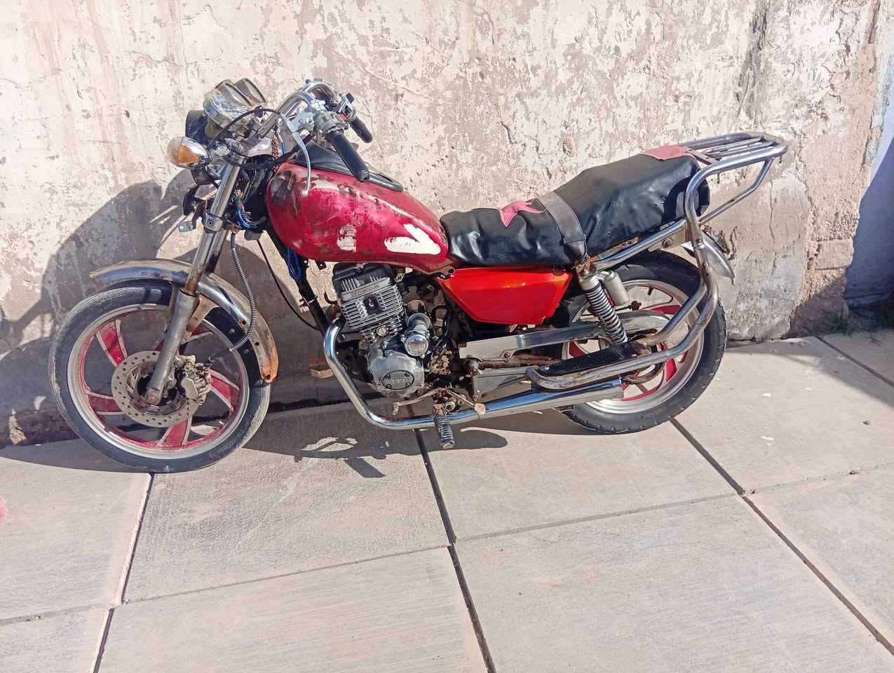 للبيع جونده رقم وسنويه رقم اسود
ابيع كلك شغاله نكره محرك نااعم بس ادخن 
دبلات شغاله لايت سعره 175 مكاني بابل الحمزه الغربي ***********
