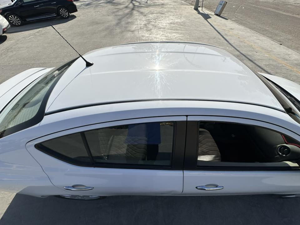 السلام عليكم للبيع نيسان سني هندي موديل 2024ماشيه40الف والسياره بعده جديده بيه ضربه بل باب وبل دوسه فقط مكان السياره الكاضميه للتواصل ***********
