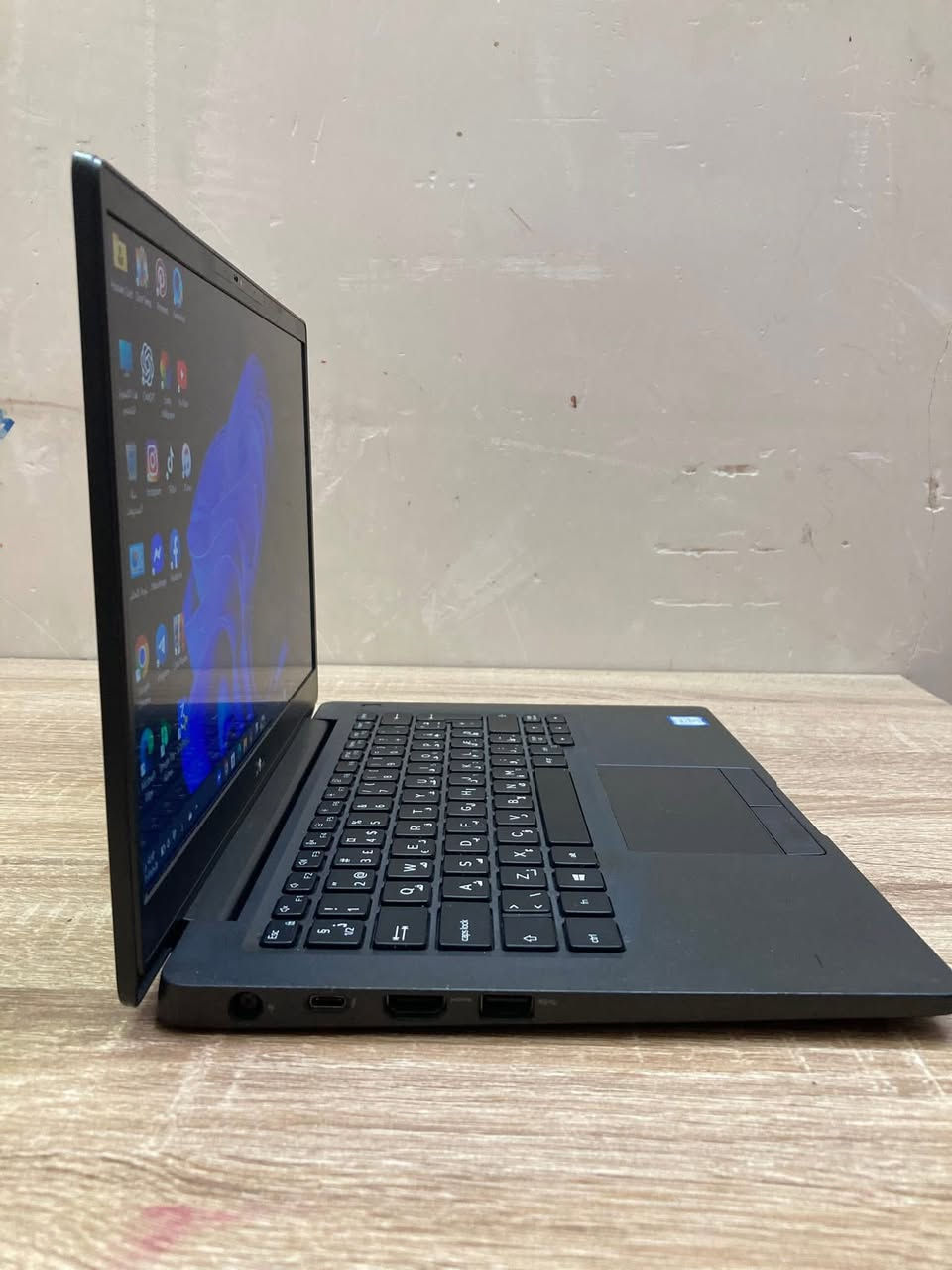 لابتوب ديل 7300 حاسبه وندوز 11 كوراي 5 معالج انتل رام 8 ويطور يصير 16 ذاكره 256 الشاشه لمس بيها منفذ شحن تايبسي و USB بيها بصمه وفيس ايدي تشغل ببجي 120 فريم للبيع بسعر 260 وبيها مجال مكاني حله بابل وتوصيل موجود لجميع المحافظات


**إذا كنت صاحب هذا الإعلان وتريد حذفه لأي سبب، رجاءا أرسل رسالة إلى الدعم الفني**