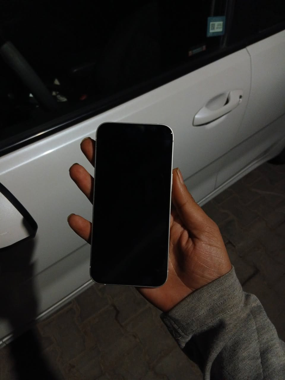 السلام عليكم 
ايفون 13
ذاكرة 128
بطارية 90 بلادية
دبل خط ركز
الجهاز وتر ماداخل تصليح 
فحص حاسبة 
نضافة 100/100
السعر 450
الجهاز بدون ملحقات فقط كفرات ٣ ويا 
مكاني بغداد الكاظمية 
***********
توصيل ماعندي
